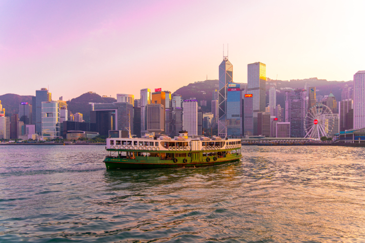 Phà Star Ferry nối đảo Hong Kong và Cửu Long