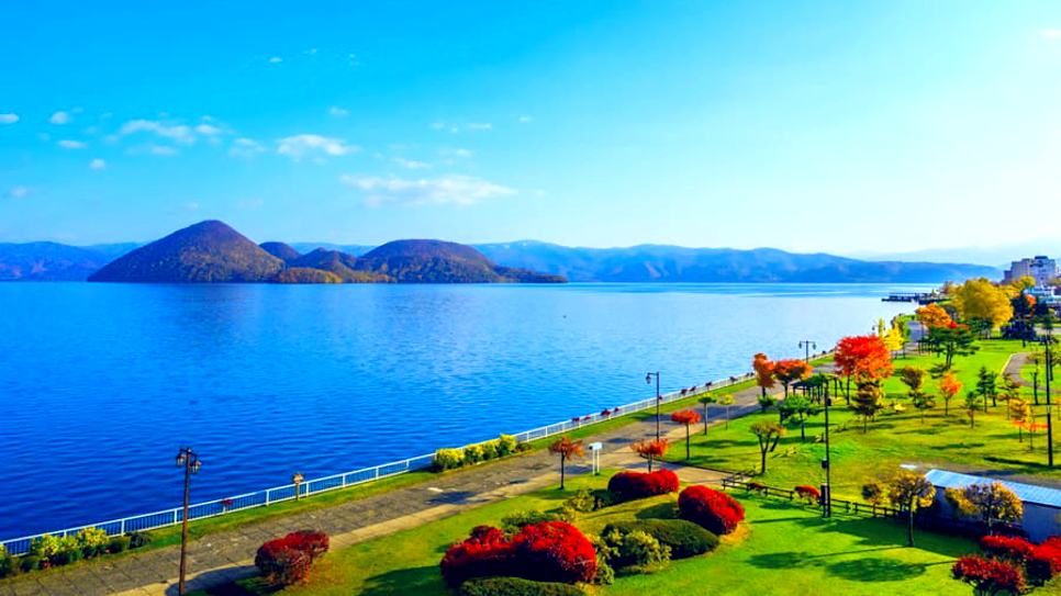 Đi dạo ngắm cảnh hồ Toya 