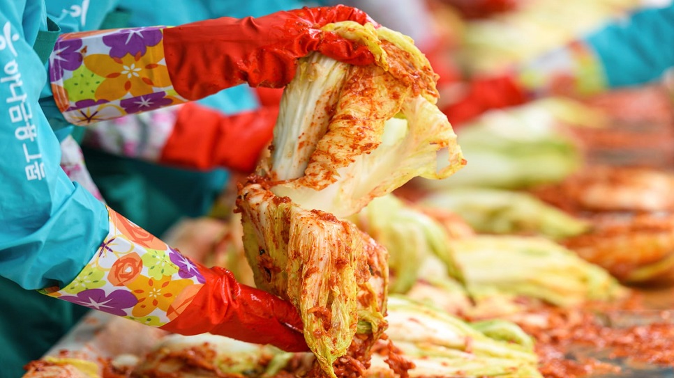 Trải nghiệm l&agrave;m kimchi H&agrave;n Quốc