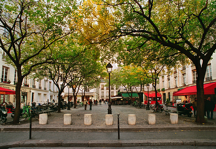 Đường phố Paris vào mùa thu