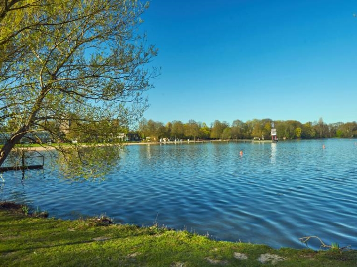 Khung cảnh hồ Maschsee thơ mộng