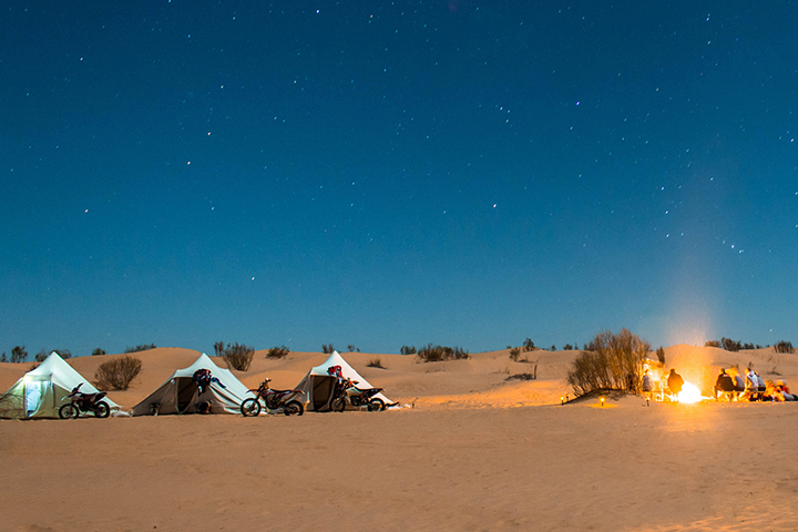 Cắm trại trên sa mạc Safari