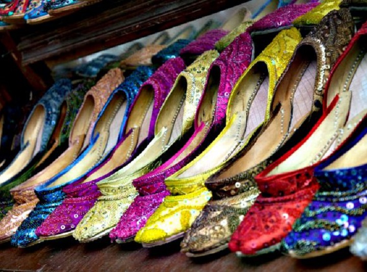 Gi&agrave;y truyền thống Ả Rập