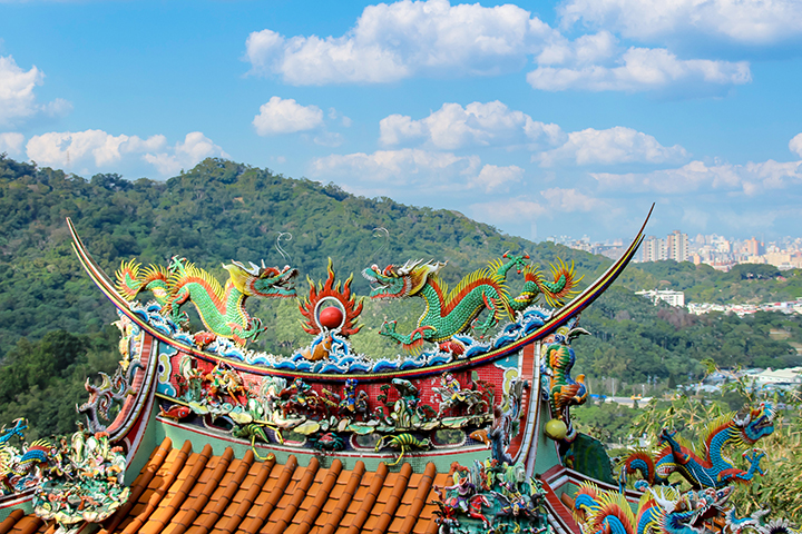Một góc kiến trúc độc đáo xung quanh đầm Liên Trì