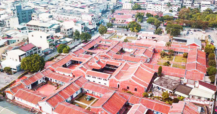 Biệt phủ thường được chia thành 3 khu chính