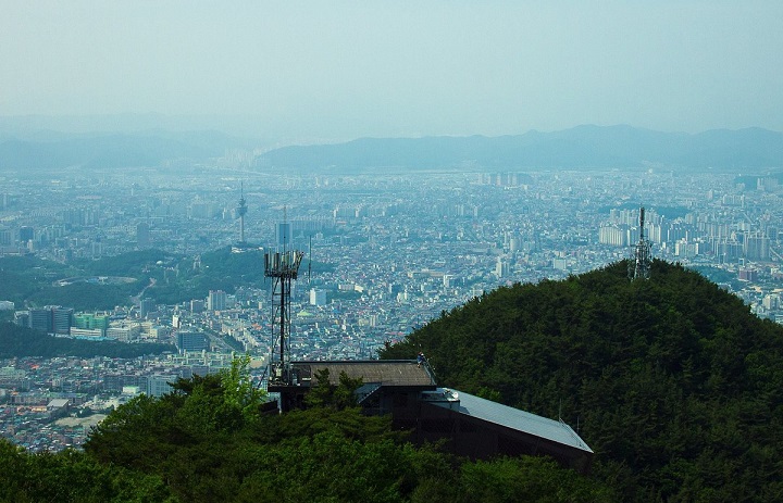 To&agrave;n cảnh th&agrave;nh phố Daegu từ đ&agrave;i quan s&aacute;t&nbsp;