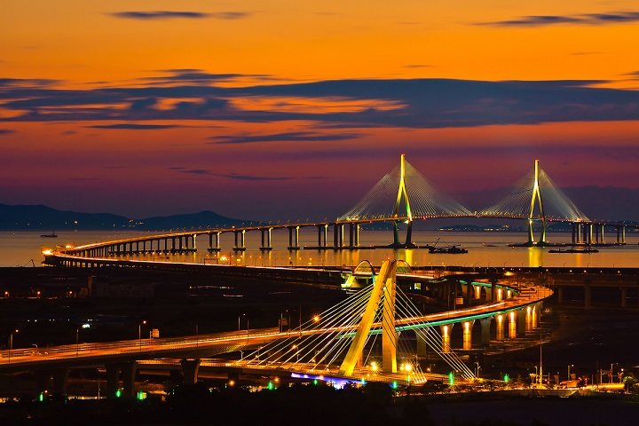 Cầu Incheon kh&ocirc;ng chỉ l&agrave; một dự &aacute;n kỹ thuật ấn tượng, m&agrave; c&ograve;n l&agrave; tượng đ&agrave;i đại diện cho sự ph&aacute;t triển kinh tế H&agrave;n Quốc