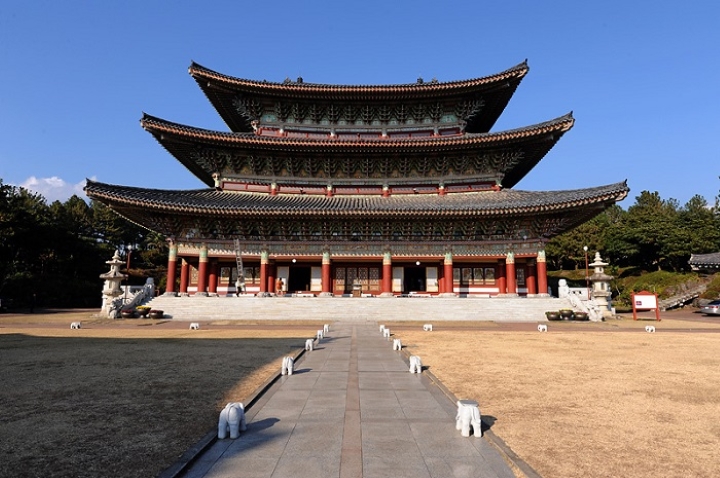 Chùa Yakcheonsa ở đảo Jeju Hàn Quốc