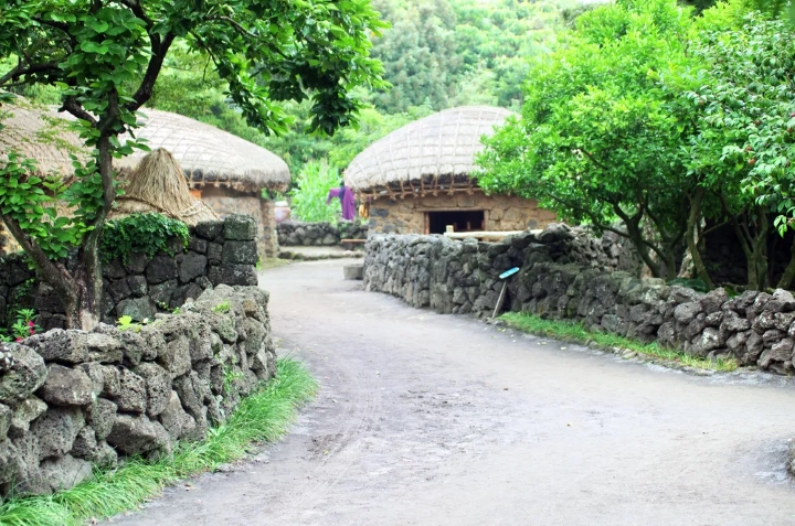 Đường dẫn vào làng