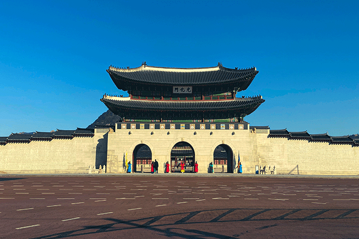 Vẻ nguy nga tr&aacute;ng lệ của Cung điện Gyeongbokgung