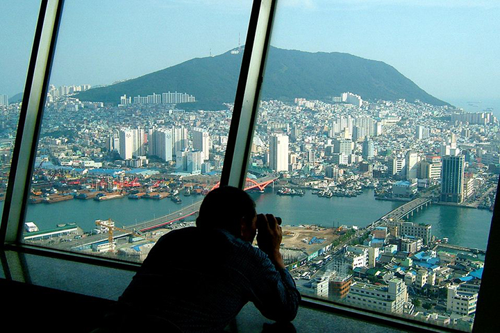 Khung cảnh thành phố nhìn từ tháp Busan