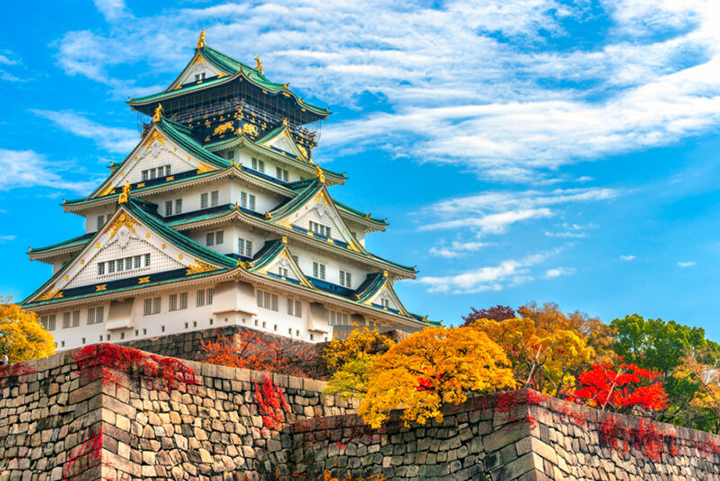 Lâu đài Osaka vào mùa thu