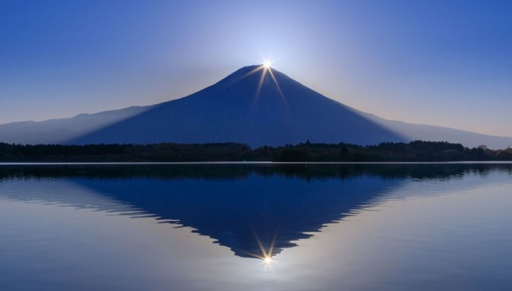 Làng Oshino Hakkai là một trong những địa điểm lý tưởng ngắm hiện tượng Diamond Fuji