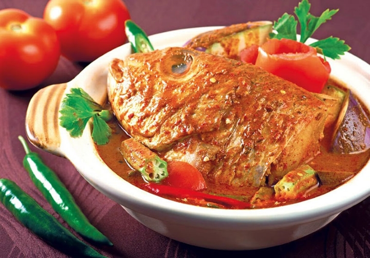 Cà-ri đầu cá - Món ăn nổi tiếng của Little India