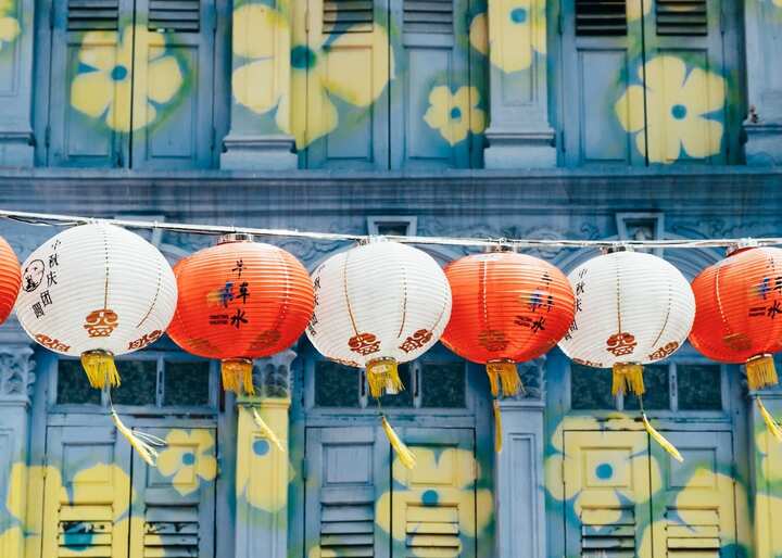 Phố Chinatown với đèn lồng đặc trưng