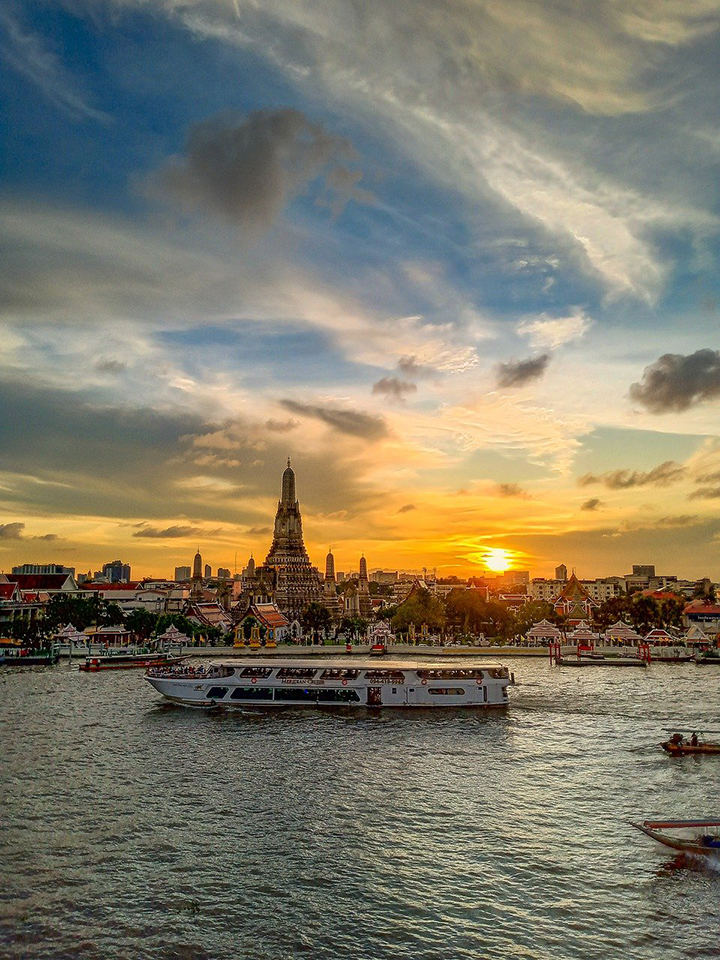 Ho&agrave;ng h&ocirc;n tr&ecirc;n s&ocirc;ng Chao Phraya
