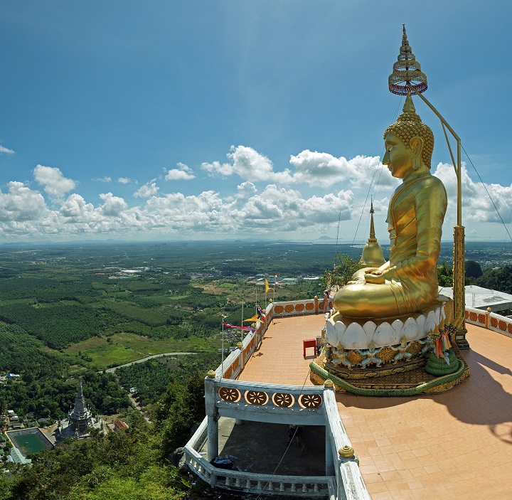 Chùa Hang Hổ nằm cách Krabi Town khoảng 8 km