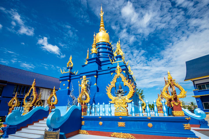 Một góc bên trong khuôn viên Chùa Xanh