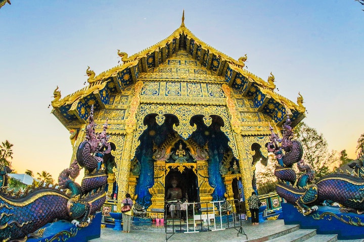 Kiến trúc đặc biệt của Chùa Xanh – Wat Rong Suea Ten