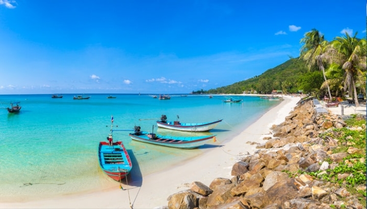 B&atilde;i biển Sai Ri xanh ng&aacute;t