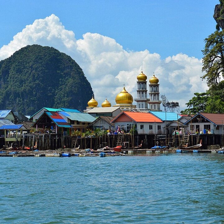 Nhà thờ Hồi giáo Koh Panyee là một điểm đến đặc biệt