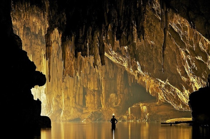Hang đá Pha Ngam