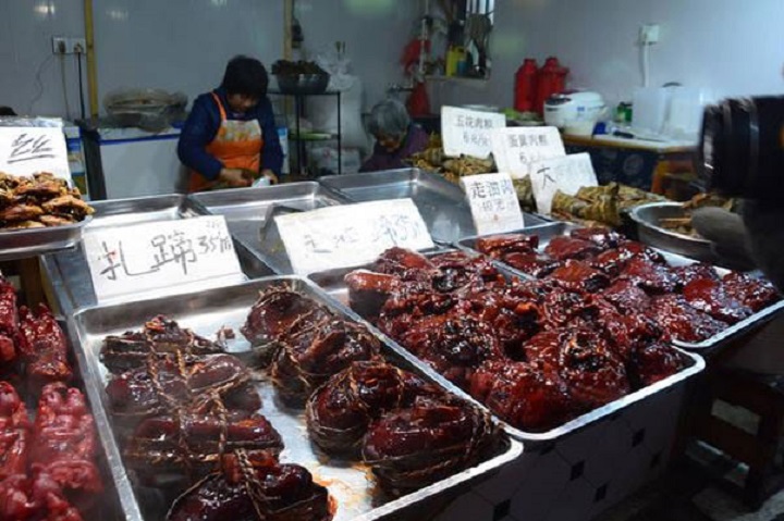  Thưởng thức ẩm thực độc đ&aacute;o&nbsp;