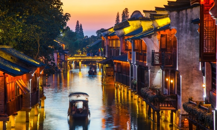L&agrave;ng nước quyến rũ v&agrave;o xế chiều