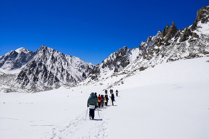 Trekking quanh d&atilde;y n&uacute;i tuyết Meili