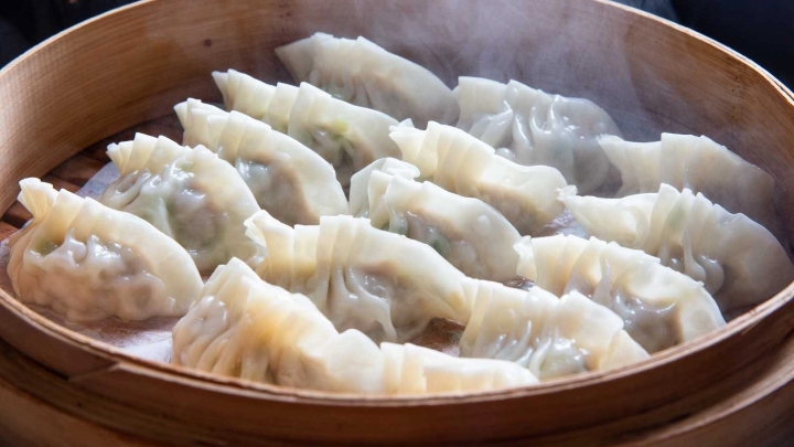 B&aacute;nh chẻo - Biểu tượng của sự gi&agrave;u c&oacute;, sung t&uacute;c.
