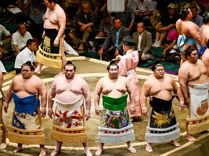 Trải nghiệm cảm giác hòa mình vào không khí sôi động của lễ hội Sumo Nagoya Basho