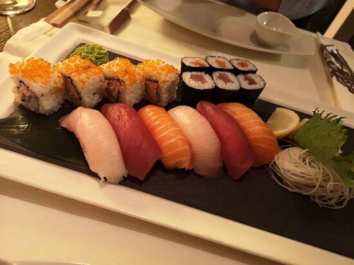 Sushi là món ăn biểu tượng của nền văn hóa ẩm thực Nhật Bản