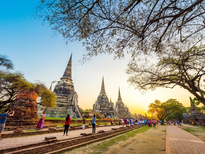 Wat Phra Si Sanphet – ngôi chùa biểu tượng của Ayutthaya, nổi bật với kiến trúc hoàng gia và những ngọn tháp cổ kính