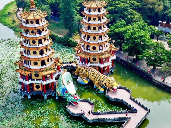 Đầm Liên Trì được mệnh danh là viên ngọc quý tại thành phố Cao Hùng