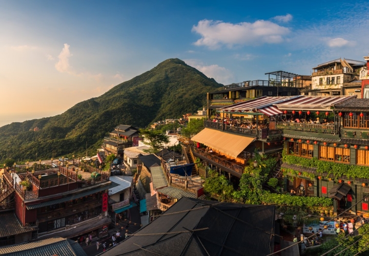 Làng cổ Cửu Phần sở hữu vẻ đẹp cổ kính đậm chất thơ