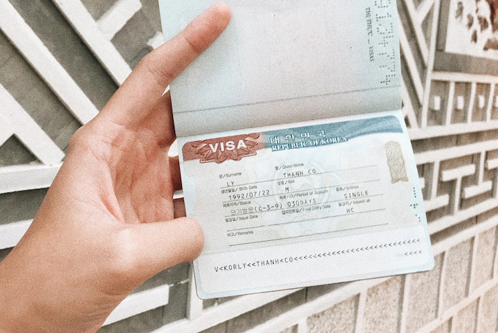 Visa là giấy tờ không thể thiếu để bạn được phép nhập cảnh và lưu trú tại Hàn Quốc