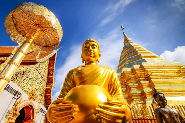 Chùa Phrathat Doi Suthep mạ vàng rực rỡ