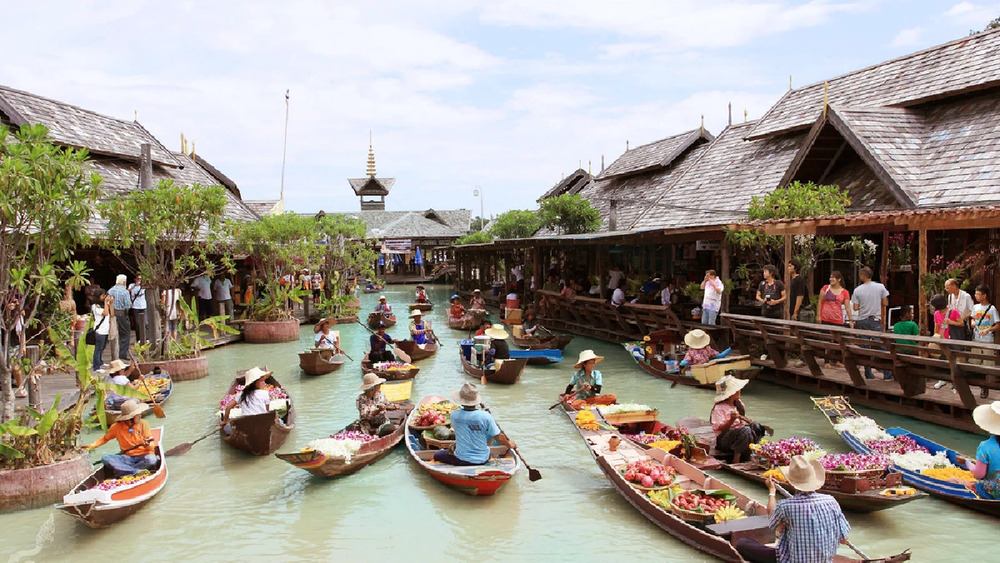 Chợ nổi Pattaya nhìn từ trên cao – tái hiện không gian sông nước bốn miền Thái Lan