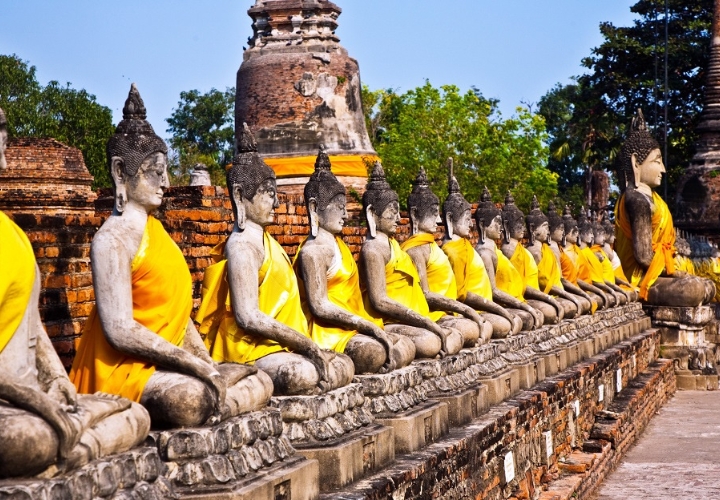 Những bức tượng Phật với lịch sử lâu đời tại chùa Wat Yai Chai Mongkhon