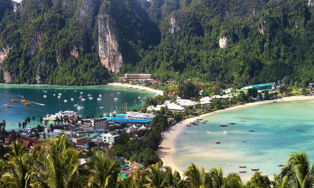 Koh Phi Phi là một trong những hòn đảo nổi tiếng nhất Thái Lan