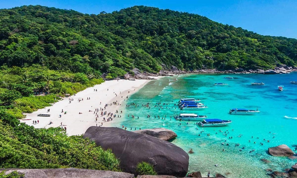 Du khách cần lưu ý rằng quần đảo Similan đóng cửa đón khách du lịch từ tháng 5 đến tháng 10