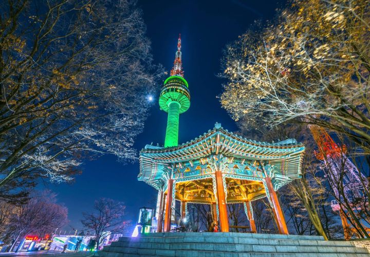 Tháp N Seoul là một trong những điểm đến mà bạn không thể bỏ qua khi du lịch Seoul