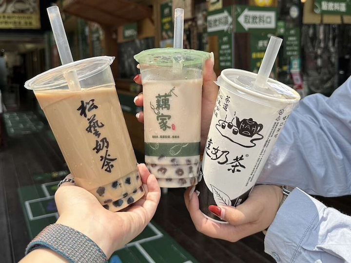 Bạn có thể thưởng thức đa dạng hương vị trà sữa tại Bằng Tường