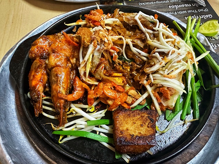 Pad Thai - món ăn “thương hiệu” của Xứ sở chùa vàng với hương vị thơm ngon, đậm đà