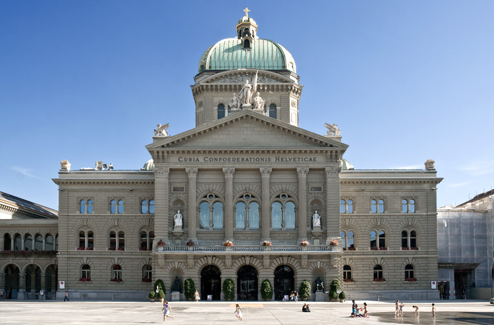 Tòa nhà Quốc hội Bundeshaus – mái vòm xanh biểu trưng cho nền dân chủ Thụy Sĩ