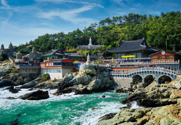 Haedong Yonggungsa - ngôi thiền tự tĩnh lặng nằm ven biển tại Busan