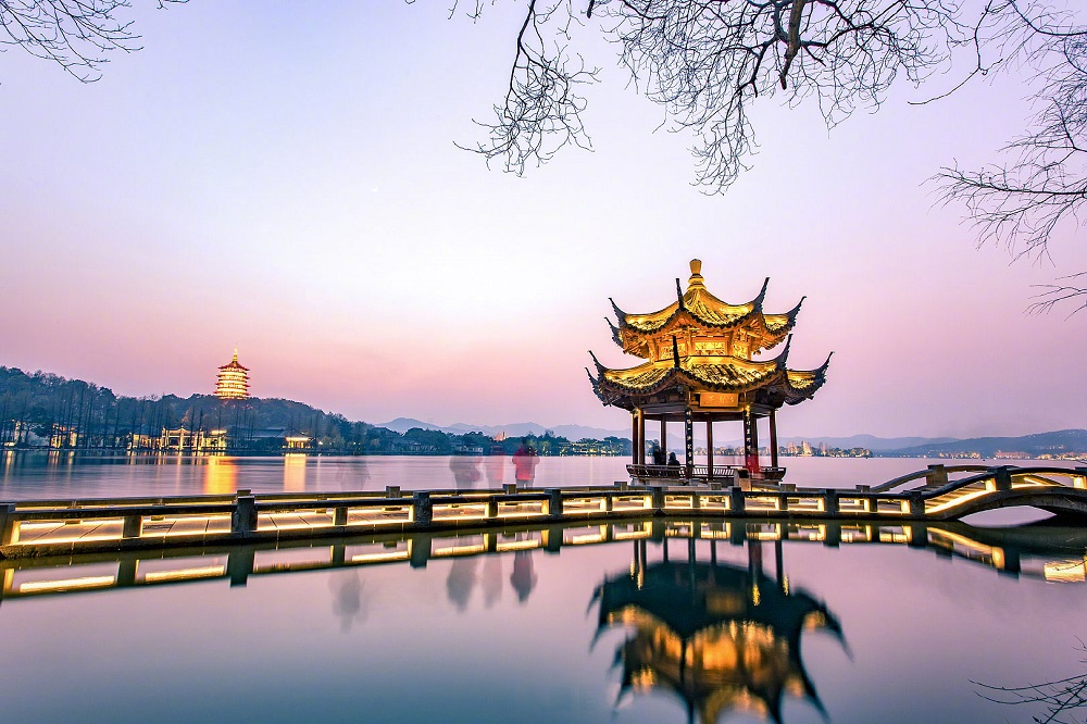 Vẻ đẹp như tranh của Hồ Tây – biểu tượng ngàn năm của Hàng Châu