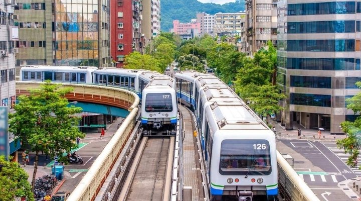 Tàu hỏa là phương tiện giao thông phổ biến được nhiều du khách du lịch tự túc ở Đài Loan lựa chọn.