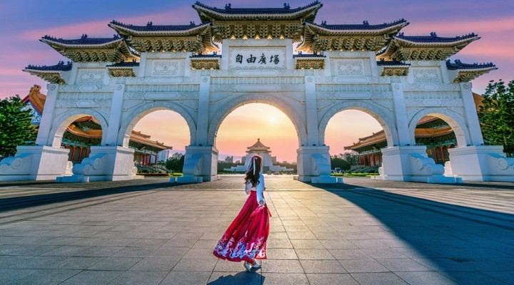 Mặc trang phục phù hợp sẽ giúp bạn lưu giữ được nhiều khoảnh khắc đẹp tại các điểm du lịch ở Đài Loan.