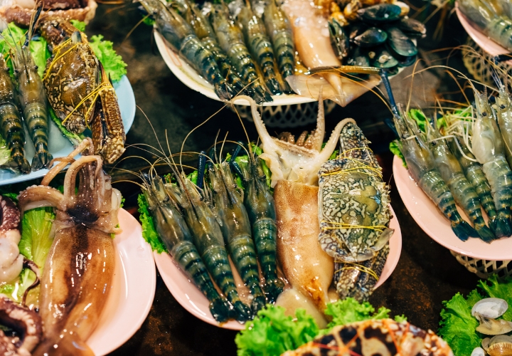 Hải sản tươi từ biển cả cũng là một nét đặc trưng của ẩm thực Đài Nam.